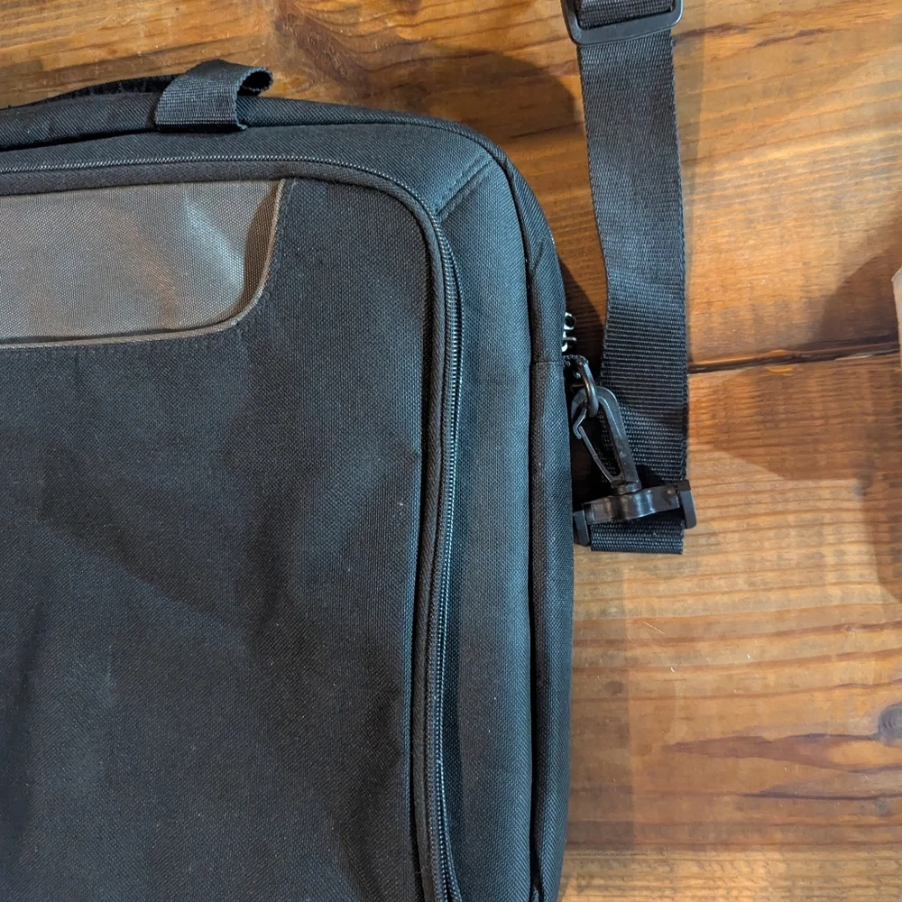 Black Everki Laptop Briefcase/Shoulder Bag, 17 Inches,‎ Great Condition Unisex